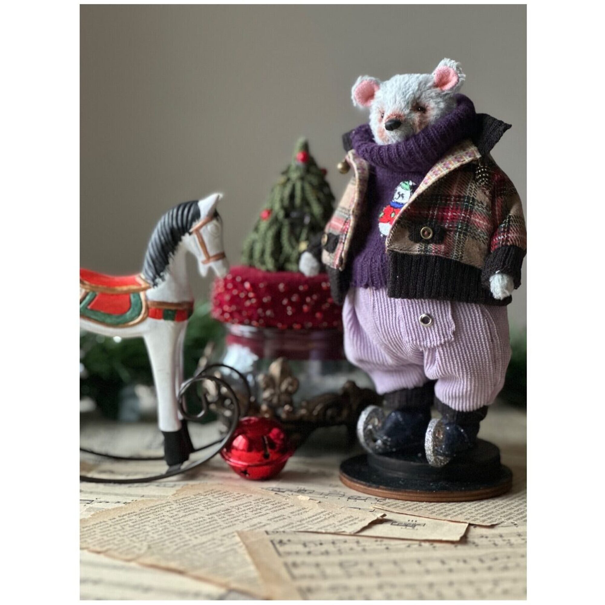 Teddy on skates